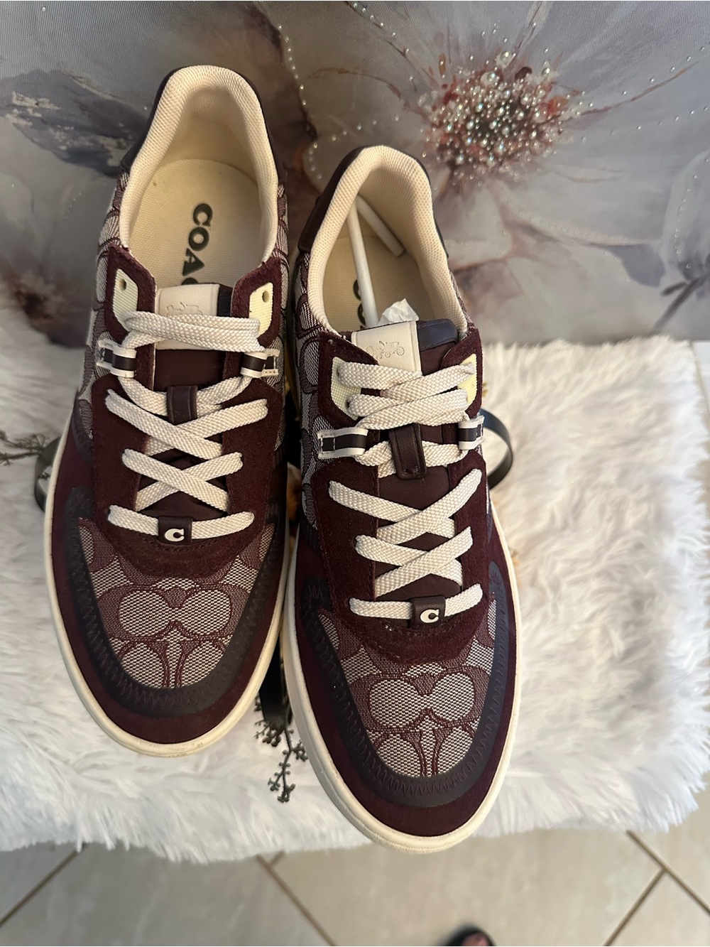 Coach Women's Burgundy and Cream Logo-Accent Low-Top Sneakers